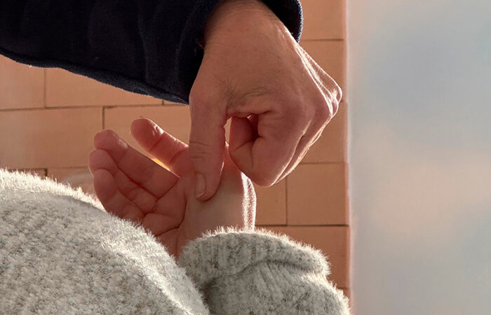 acupresion-muneca-terapia-sanurart